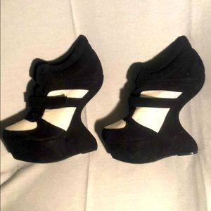 Quipid sneaker hidden heal